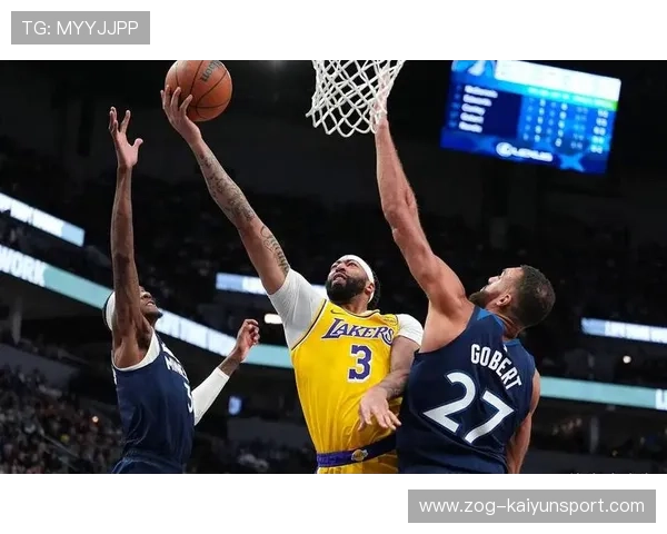 湖人队核心投出关键三分，战局逆转，湖人队核心投出关键三分,战局逆转球员