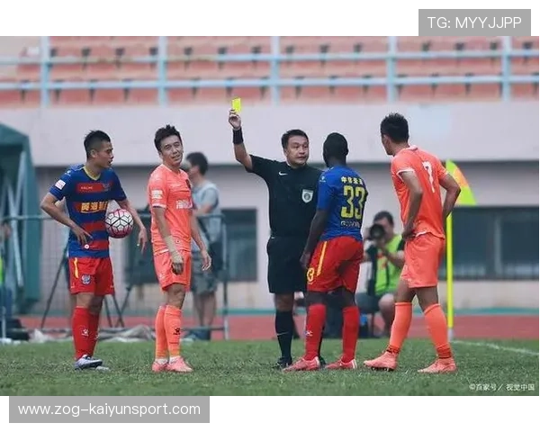 山东泰山高压前场夺回主动权，场面变得极具压迫感